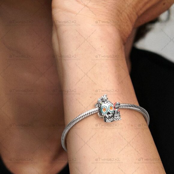 Pandora Disney Pixar Coco Miguel & Dante Skull Glow-in-the-dark Charm|Pendant - Picture 2 of 2